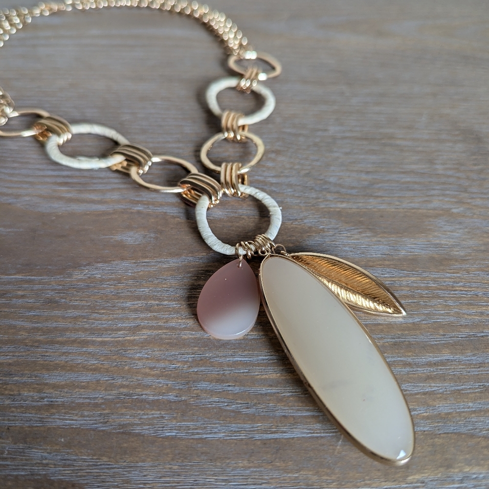 Creative Mixed Material Necklace